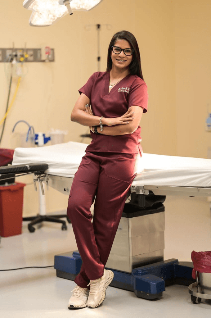 Dra. Icelsa Riqueira Guzmán - Endocrinóloga, Ginecóloga y Obstetra